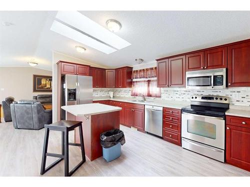 304 Ash Way, Fort Mcmurray, AB - Indoor Photo Showing Kitchen