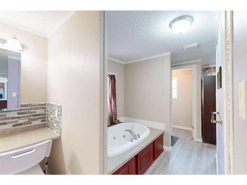 304 Ash Way, Fort Mcmurray, AB - Indoor Photo Showing Bathroom