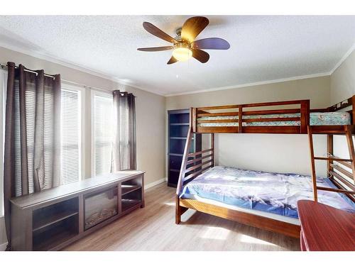 304 Ash Way, Fort Mcmurray, AB - Indoor Photo Showing Bedroom