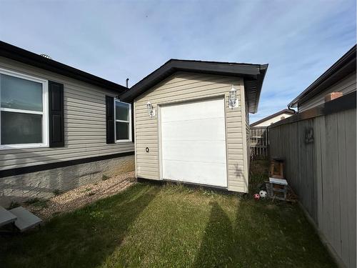 304 Ash Way, Fort Mcmurray, AB - Outdoor With Exterior