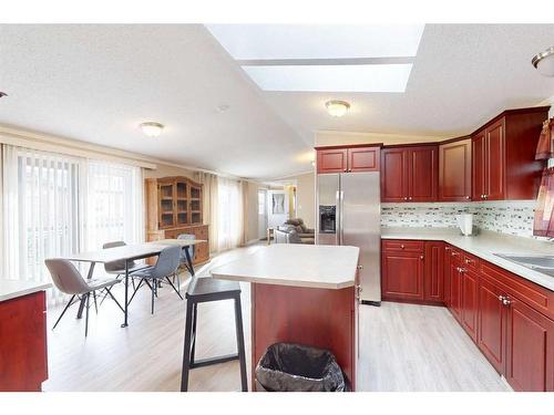 304 Ash Way, Fort Mcmurray, AB - Indoor Photo Showing Kitchen