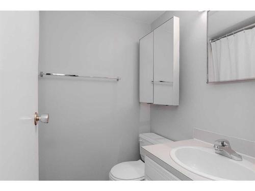 179 Cochrane Crescent, Fort Mcmurray, AB - Indoor Photo Showing Bathroom