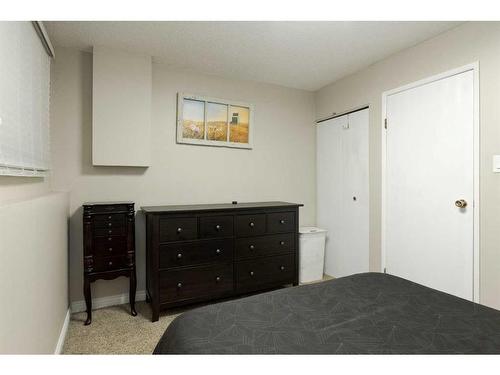 179 Cochrane Crescent, Fort Mcmurray, AB - Indoor Photo Showing Bedroom