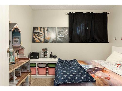 179 Cochrane Crescent, Fort Mcmurray, AB - Indoor Photo Showing Bedroom