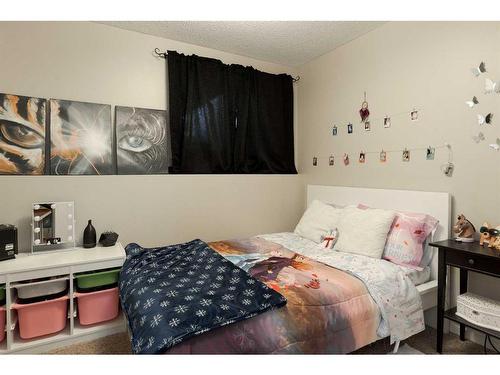 179 Cochrane Crescent, Fort Mcmurray, AB - Indoor Photo Showing Bedroom