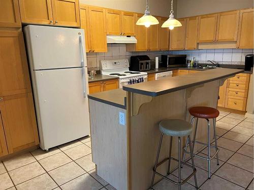 105-1095 Timberline Drive East, Fort Mcmurray, AB - Indoor Photo Showing Kitchen