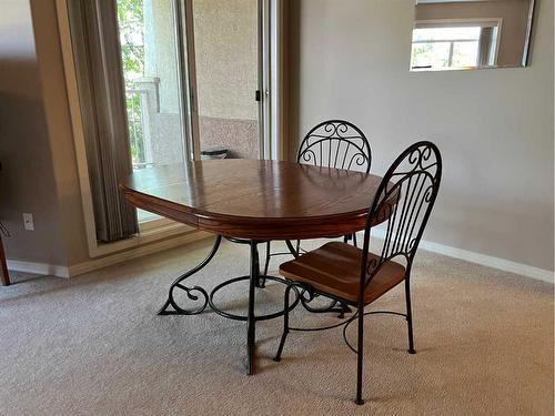 105-1095 Timberline Drive East, Fort Mcmurray, AB - Indoor Photo Showing Dining Room