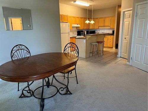 105-1095 Timberline Drive East, Fort Mcmurray, AB - Indoor Photo Showing Dining Room