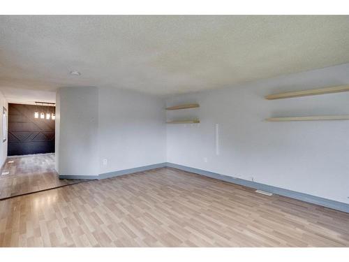 121 Jackpine Way, Fort Mcmurray, AB - Indoor Photo Showing Other Room