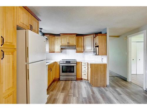 121 Jackpine Way, Fort Mcmurray, AB - Indoor Photo Showing Kitchen