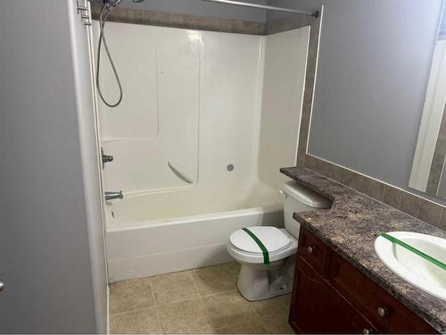 207-290 Plamondon Drive, Fort Mcmurray, AB - Indoor Photo Showing Bathroom