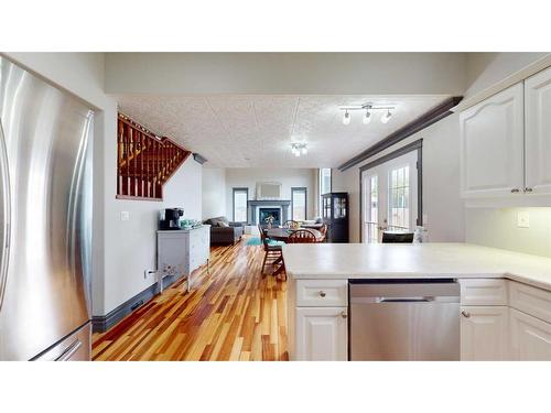 307 Berard Crescent, Fort Mcmurray, AB - Indoor Photo Showing Kitchen