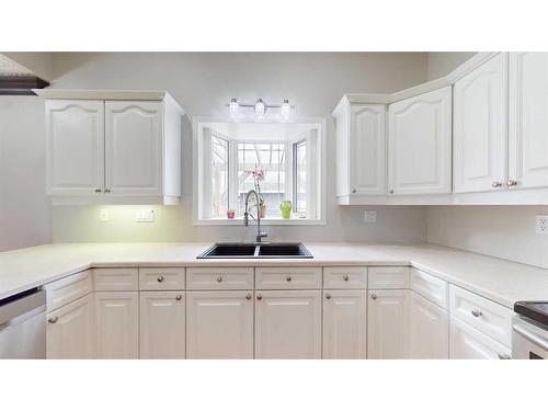 307 Berard Crescent, Fort Mcmurray, AB - Indoor Photo Showing Kitchen With Double Sink