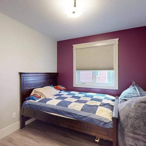 423 Prospect Drive, Fort Mcmurray, AB - Indoor Photo Showing Bedroom