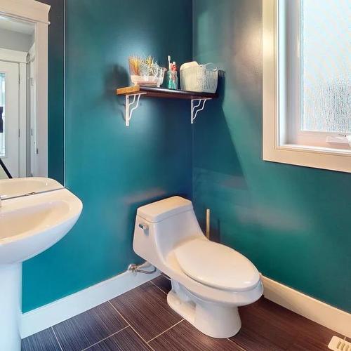 423 Prospect Drive, Fort Mcmurray, AB - Indoor Photo Showing Bathroom