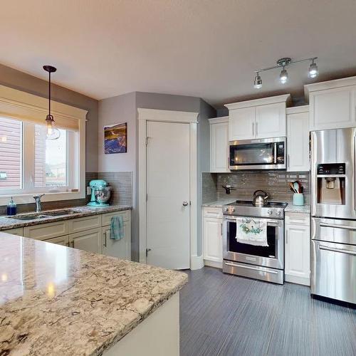 423 Prospect Drive, Fort Mcmurray, AB - Indoor Photo Showing Kitchen