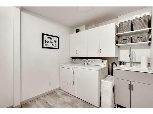 156 Archibald Close, Fort Mcmurray, AB - Indoor Photo Showing Laundry Room