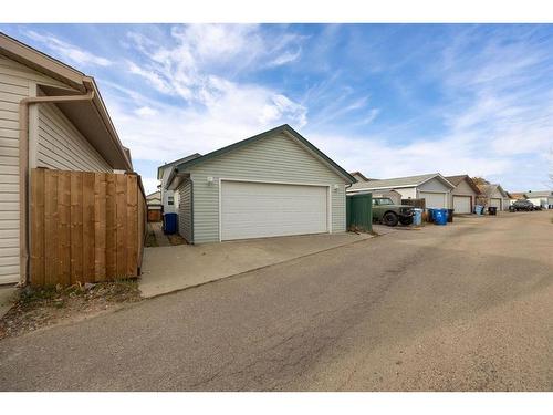 156 Archibald Close, Fort Mcmurray, AB - Outdoor With Exterior