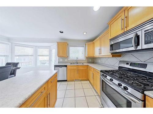 212 Paulson Street, Fort Mcmurray, AB - Indoor Photo Showing Kitchen With Stainless Steel Kitchen