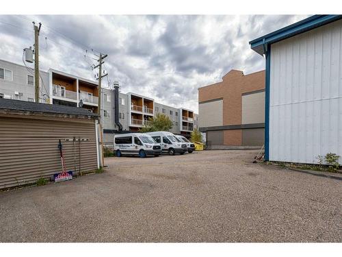 8208 Manning Avenue, Fort Mcmurray, AB 