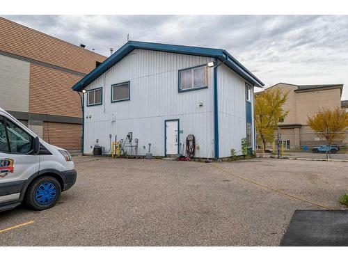 8208 Manning Avenue, Fort Mcmurray, AB 