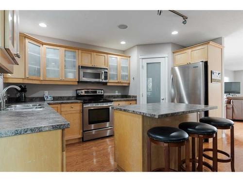 136 Pinnacle Place, Fort Mcmurray, AB - Indoor Photo Showing Kitchen With Stainless Steel Kitchen With Double Sink