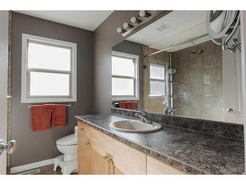 136 Pinnacle Place, Fort Mcmurray, AB - Indoor Photo Showing Bathroom