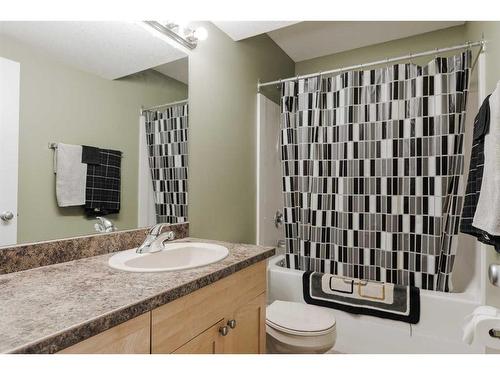 136 Pinnacle Place, Fort Mcmurray, AB - Indoor Photo Showing Bathroom