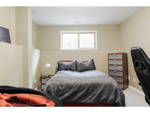 136 Pinnacle Place, Fort Mcmurray, AB - Indoor Photo Showing Bedroom