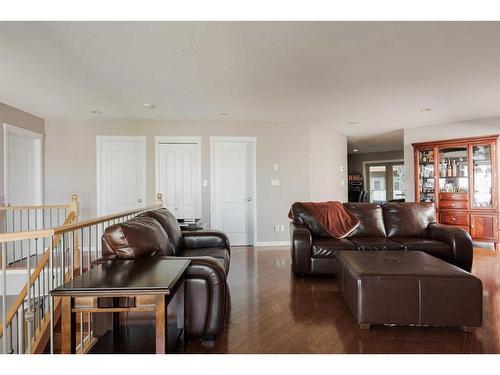 136 Pinnacle Place, Fort Mcmurray, AB - Indoor Photo Showing Living Room