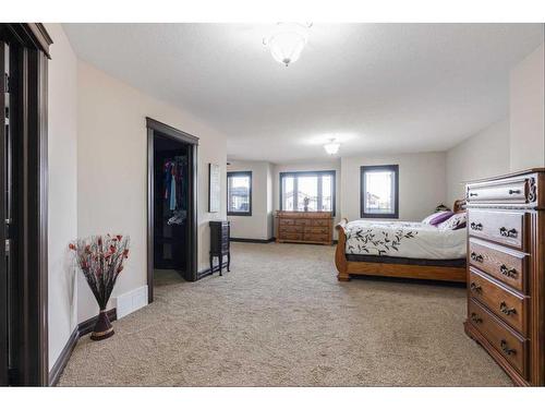 100 Macrae Place, Fort Mcmurray, AB - Indoor Photo Showing Bedroom