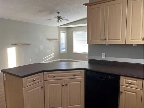 162 Pacific Crescent, Fort Mcmurray, AB - Indoor Photo Showing Kitchen