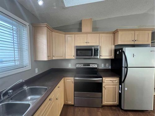 162 Pacific Crescent, Fort Mcmurray, AB - Indoor Photo Showing Kitchen With Double Sink