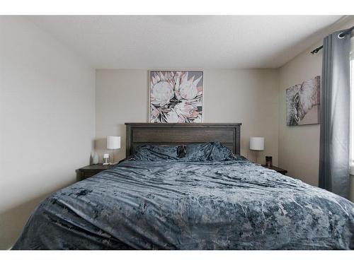 105 Roy Lane, Fort Mcmurray, AB - Indoor Photo Showing Bedroom