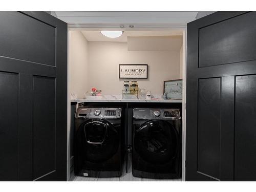 105 Roy Lane, Fort Mcmurray, AB - Indoor Photo Showing Laundry Room