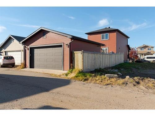 105 Roy Lane, Fort Mcmurray, AB - Outdoor