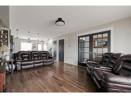 105 Roy Lane, Fort Mcmurray, AB - Indoor Photo Showing Living Room