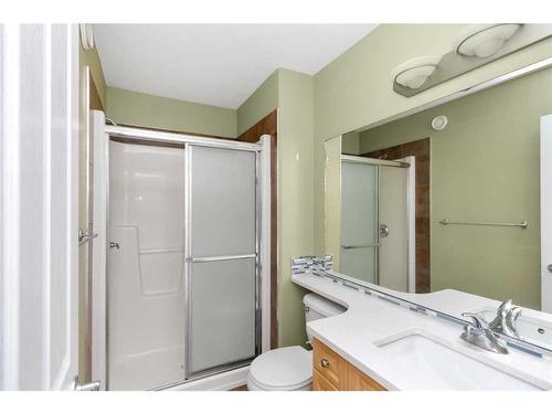 254 Thrush Street, Fort Mcmurray, AB - Indoor Photo Showing Bathroom