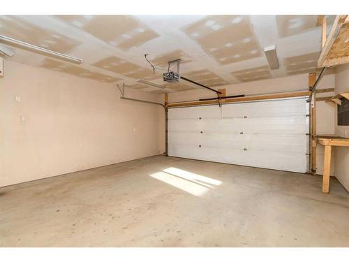 254 Thrush Street, Fort Mcmurray, AB - Indoor Photo Showing Garage