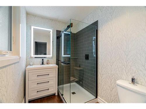 124 Marten Place, Fort Mcmurray, AB - Indoor Photo Showing Bathroom