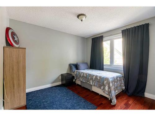 124 Marten Place, Fort Mcmurray, AB - Indoor Photo Showing Bedroom