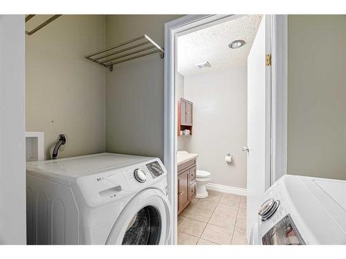 124 Marten Place, Fort Mcmurray, AB - Indoor Photo Showing Laundry Room