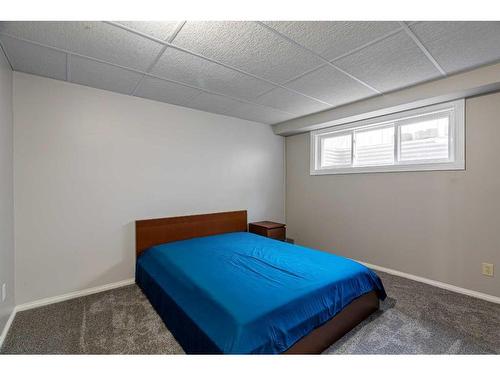 124 Marten Place, Fort Mcmurray, AB - Indoor Photo Showing Bedroom