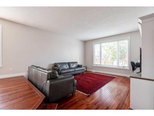 124 Marten Place, Fort Mcmurray, AB - Indoor Photo Showing Other Room