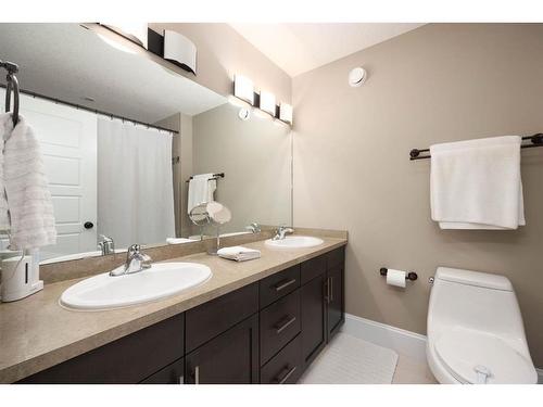 213 Dafoe Way, Fort Mcmurray, AB - Indoor Photo Showing Bathroom