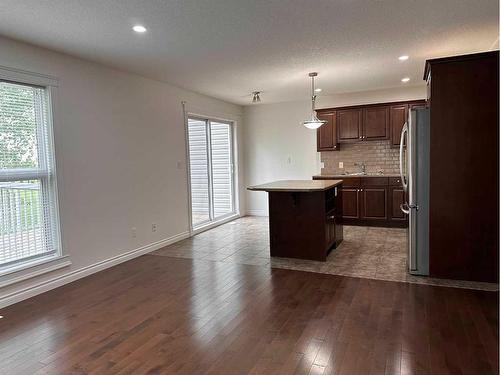 22-193 O'Coffey Crescent, Fort Mcmurray, AB - Indoor Photo Showing Kitchen