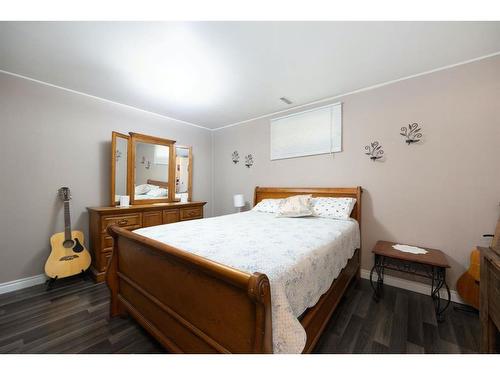 141 Caldwell Crescent, Fort Mcmurray, AB - Indoor Photo Showing Bedroom