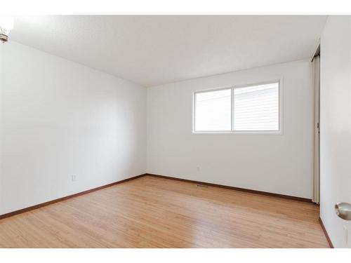 332 Ermine Crescent, Fort Mcmurray, AB - Indoor Photo Showing Other Room