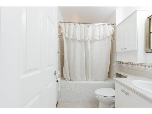 332 Ermine Crescent, Fort Mcmurray, AB - Indoor Photo Showing Bathroom