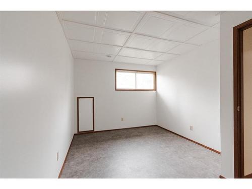 332 Ermine Crescent, Fort Mcmurray, AB - Indoor Photo Showing Other Room